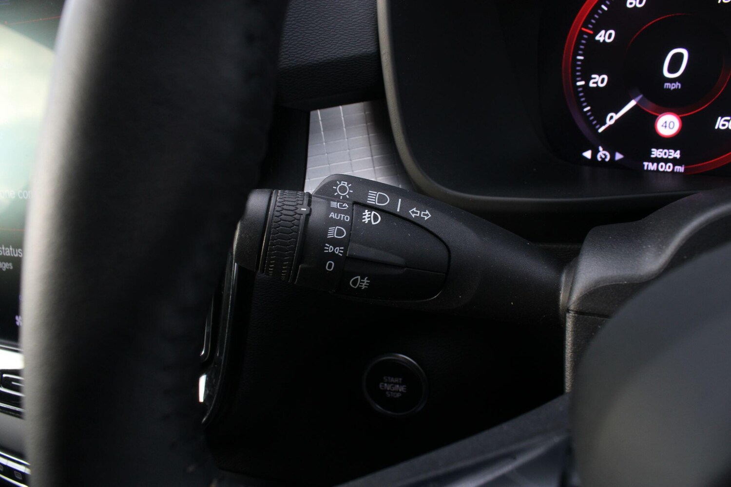 Used Volvo XC40 2019 for sale - 76239710: Photo 32