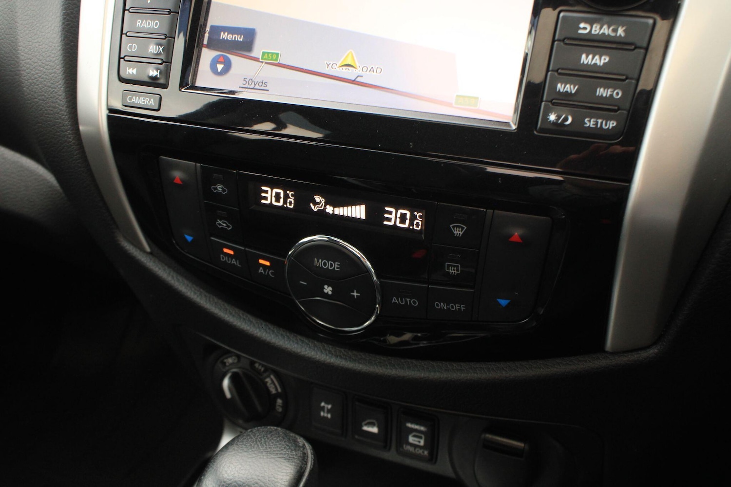 Used Nissan Navara 2016 for sale - 77696067: Photo 21