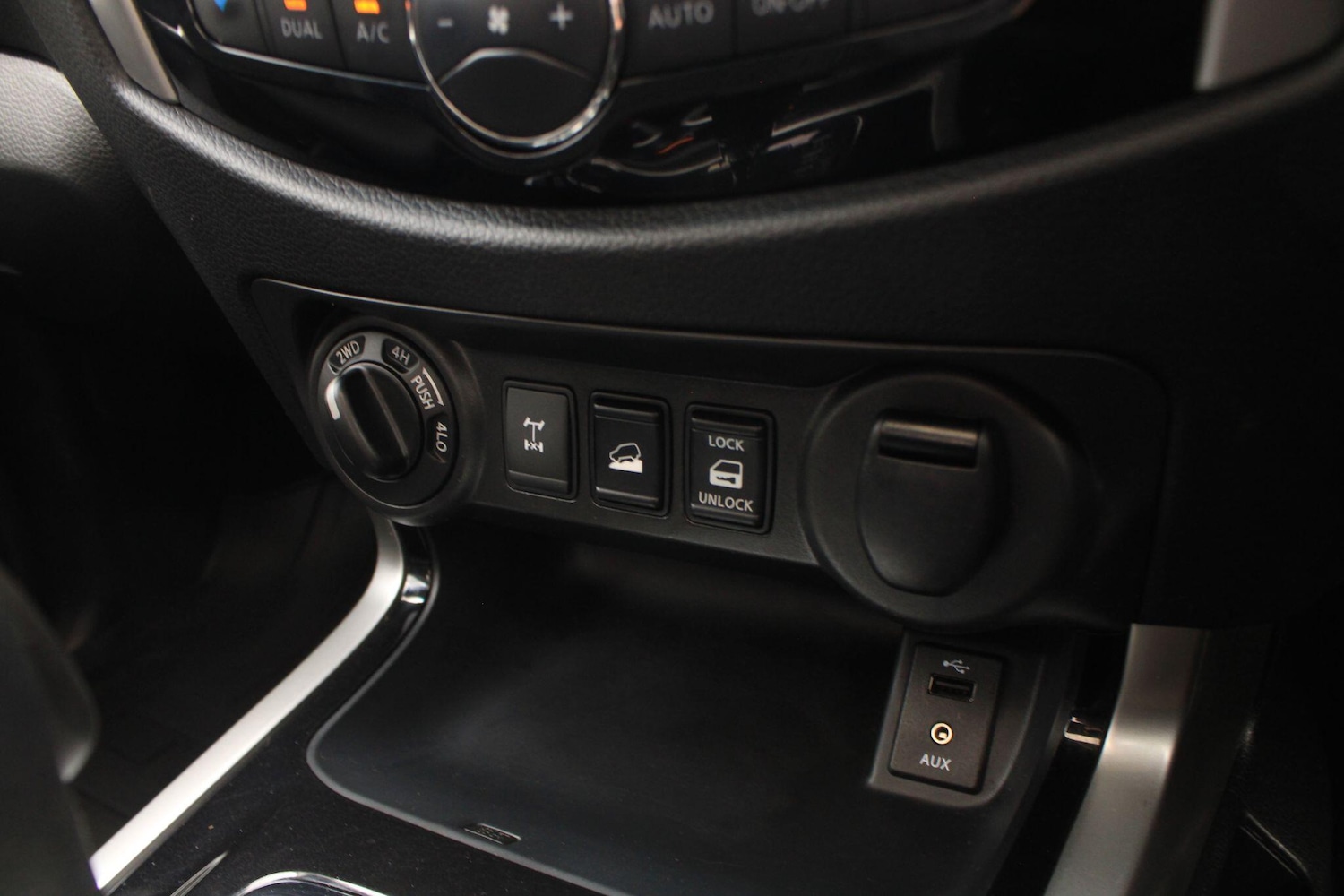 Used Nissan Navara 2016 for sale - 77696067: Photo 32