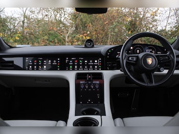 Used Porsche Taycan 2021 for sale - 76926023: Photo