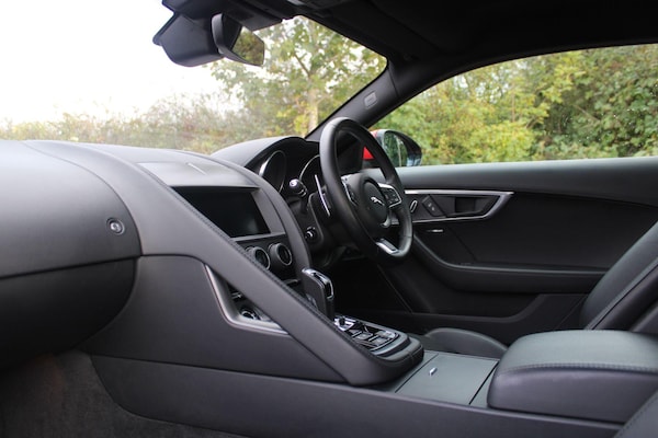 Used Jaguar F-Type 2019 for sale - 76189619: Photo 15