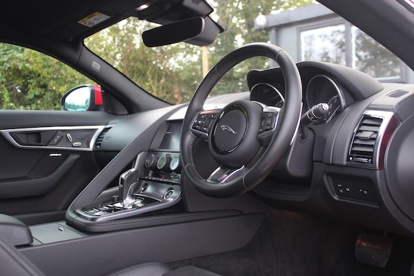 Used Jaguar F-Type 2019 for sale - 76189619: Photo 5
