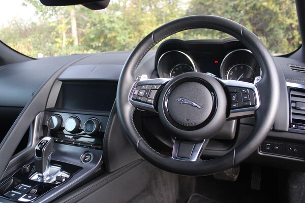 Used Jaguar F-Type 2019 for sale - 76189619: Photo 9