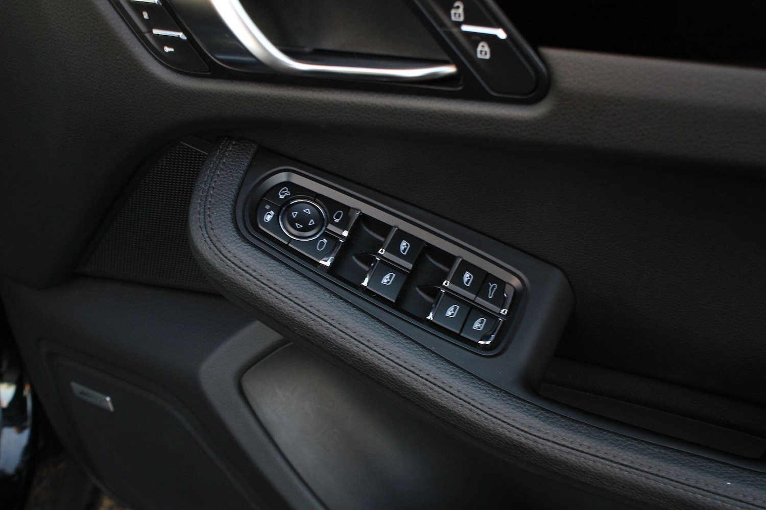 Used Porsche Macan 2020 for sale - 76701180: Photo 36