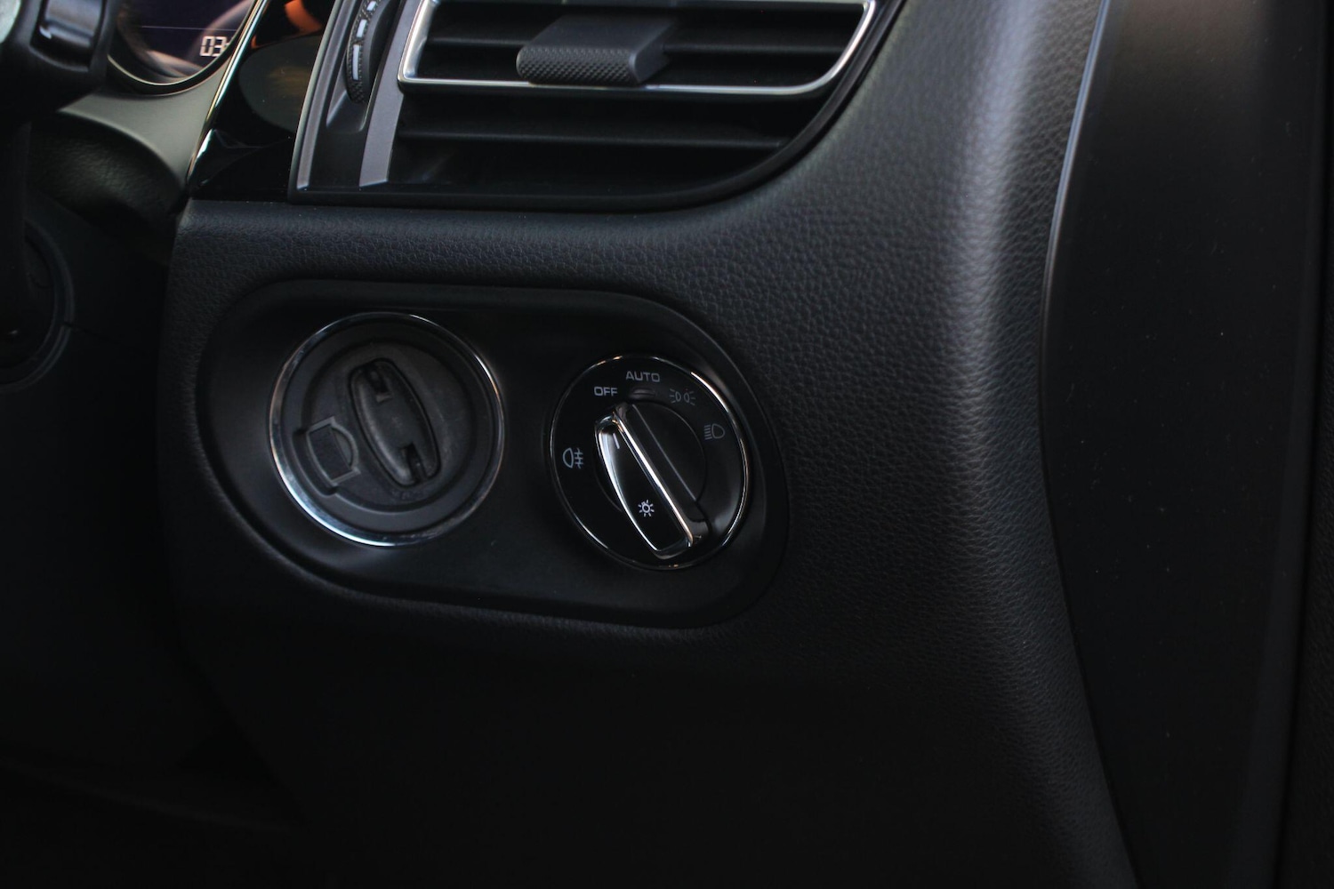 Used Porsche Macan 2020 for sale - 76701180: Photo 37