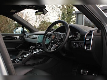 Used Porsche Cayenne 2020 for sale - 77753985: Photo