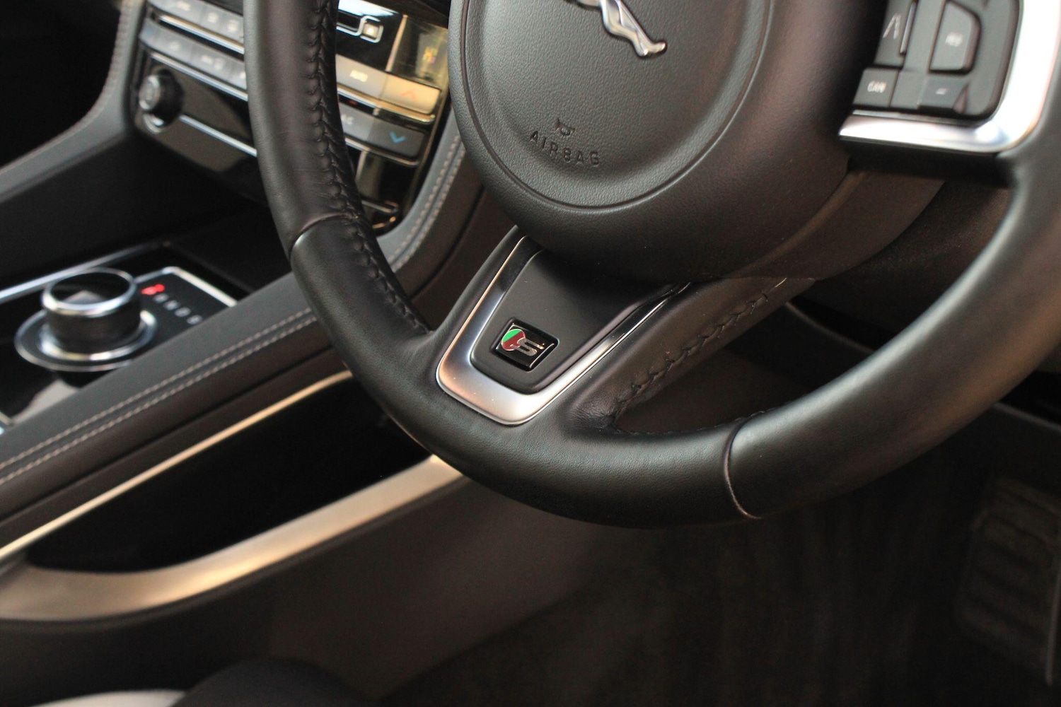 Used Jaguar F-Pace 2019 for sale - 76899055: Photo 33