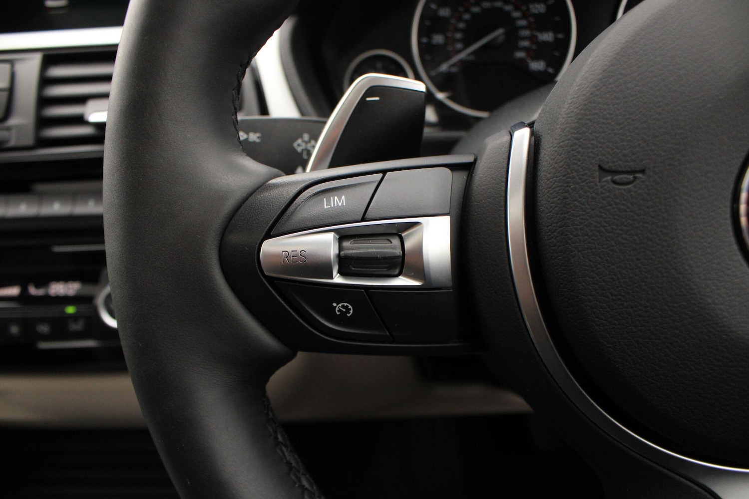 Used BMW 3 Series 2018 for sale - 77625128: Photo 33