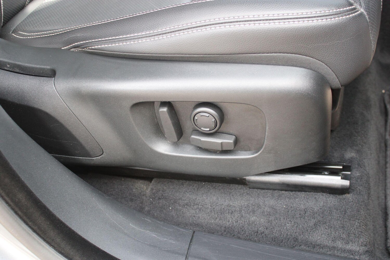 Used Land Rover Range Rover Velar 2023 for sale - 76214639: Photo 33