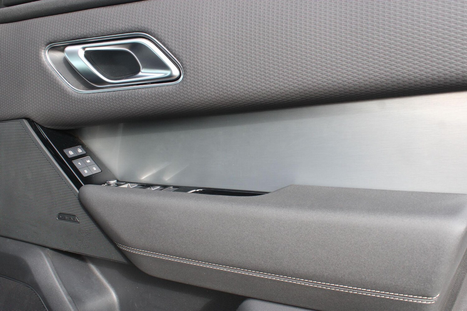 Used Land Rover Range Rover Velar 2023 for sale - 76214639: Photo 36