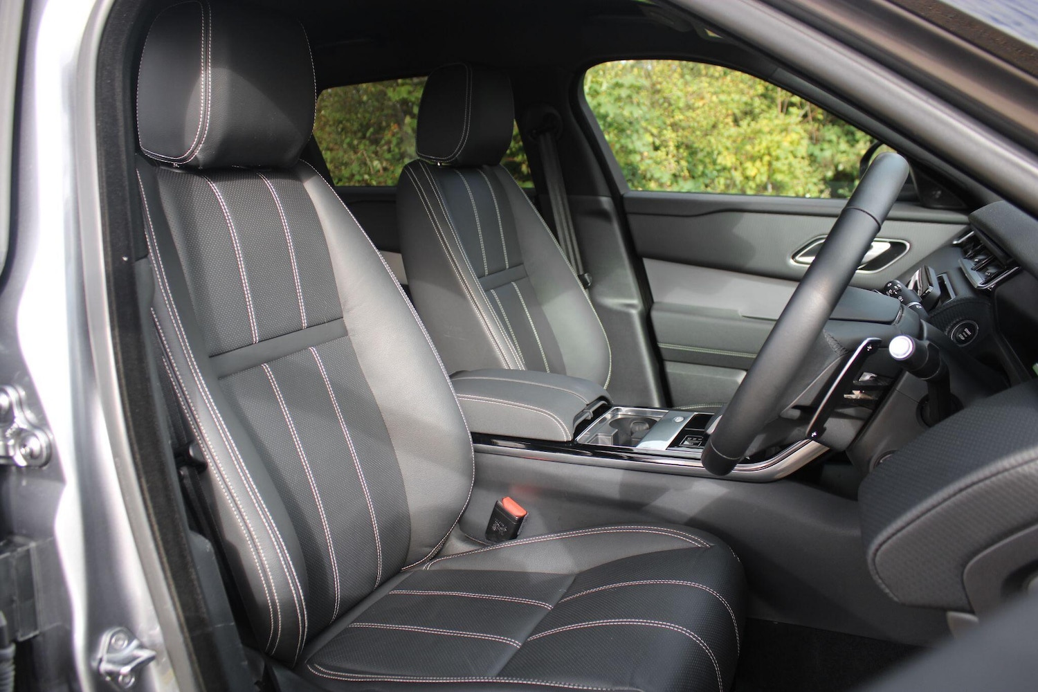 Used Land Rover Range Rover Velar 2023 for sale - 76214639: Photo 4