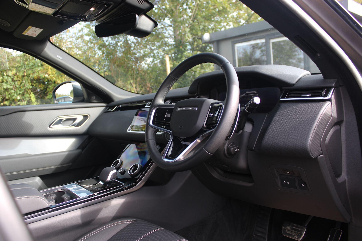 Used Land Rover Range Rover Velar 2023 for sale - 76214639: Photo 5