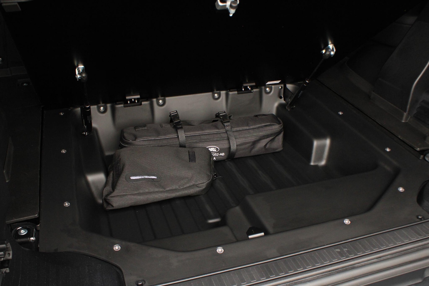 Used Land Rover Defender 90 2025 for sale - 77626225: Photo 12