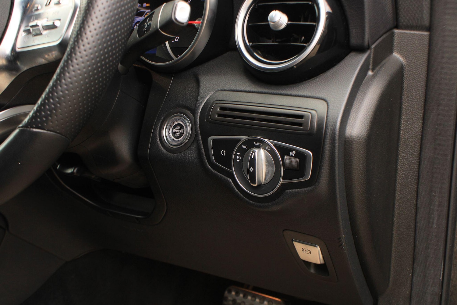 Used Mercedes-Benz GLC 2022 for sale - 77993838: Photo 32