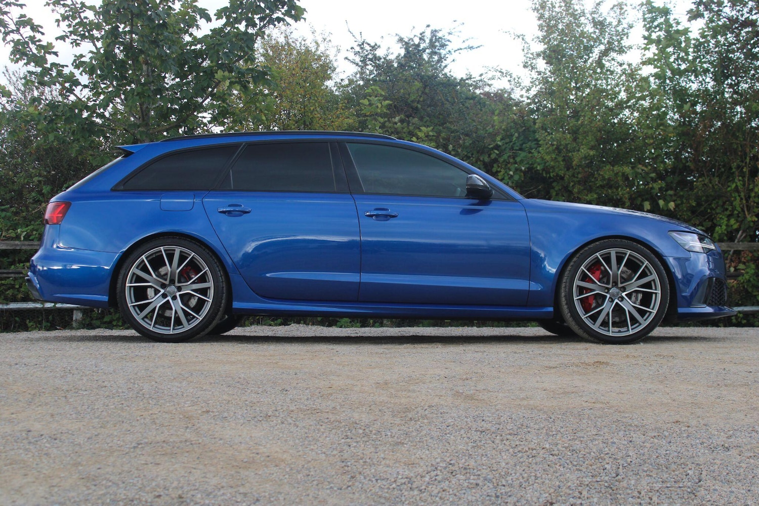 Used Audi RS6 Avant 2017 for sale - 76012990: Photo 2