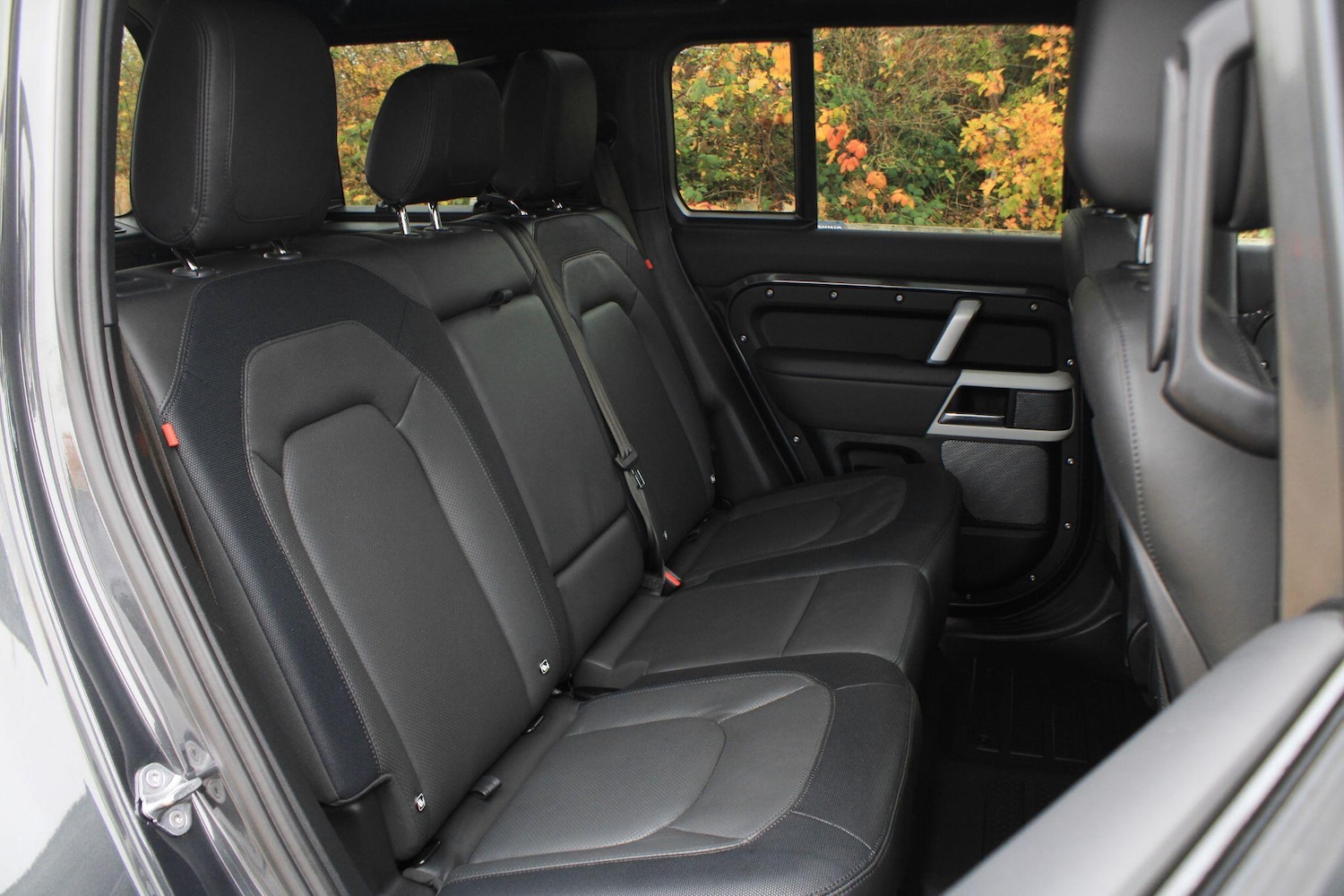 Used Land Rover Defender 2023 for sale - 76512840: Photo 11