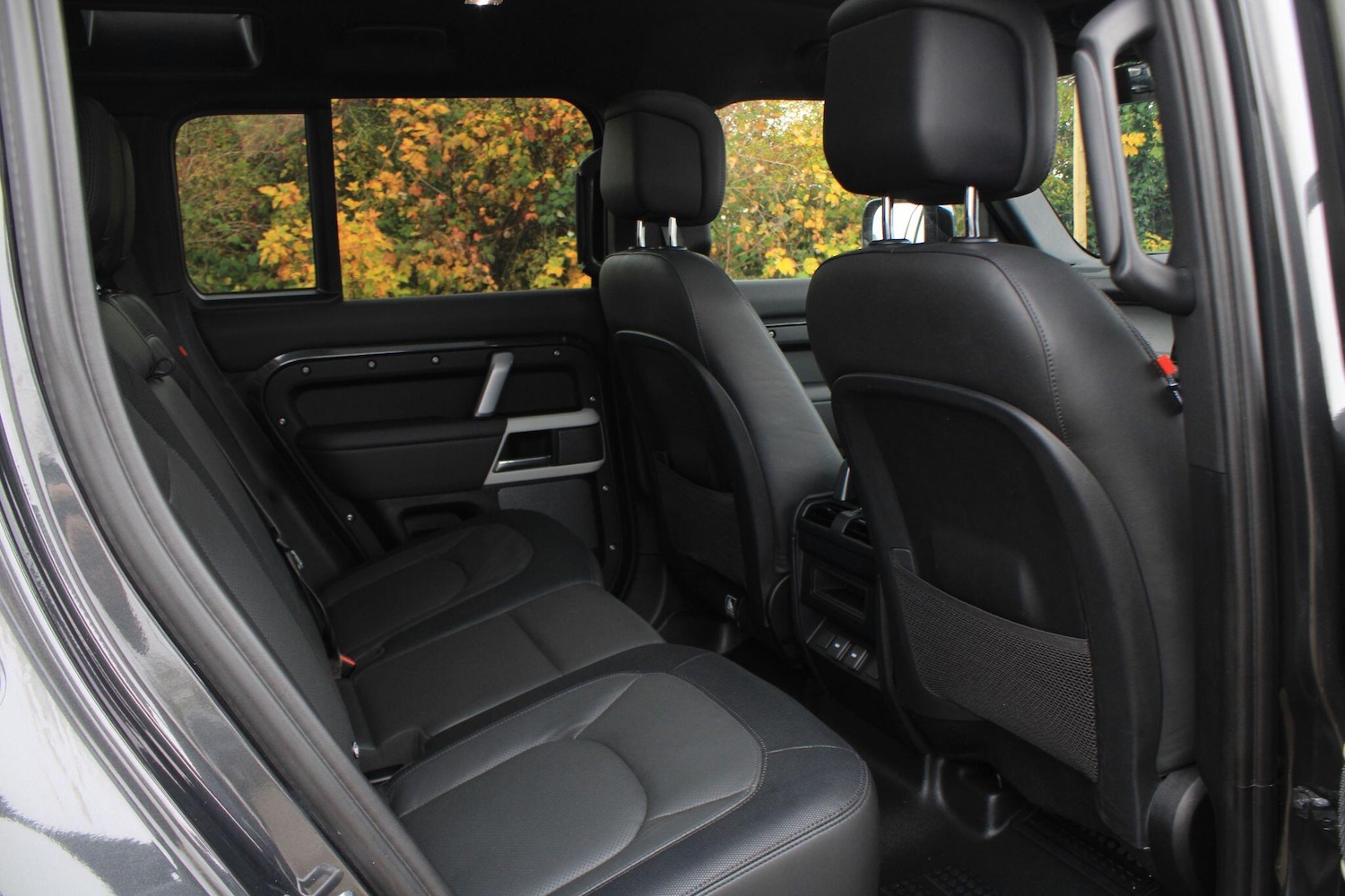 Used Land Rover Defender 2023 for sale - 76512840: Photo 12