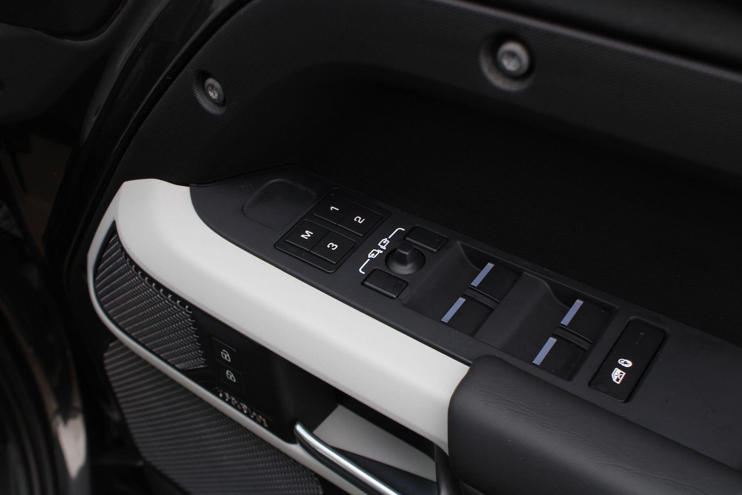 Used Land Rover Defender 2023 for sale - 76512840: Photo 33