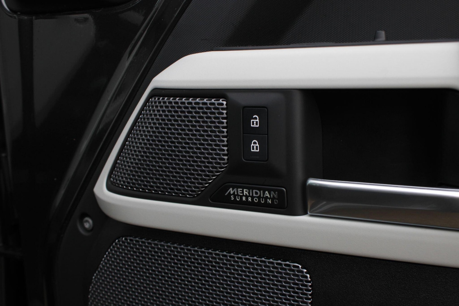 Used Land Rover Defender 2023 for sale - 76512840: Photo 34