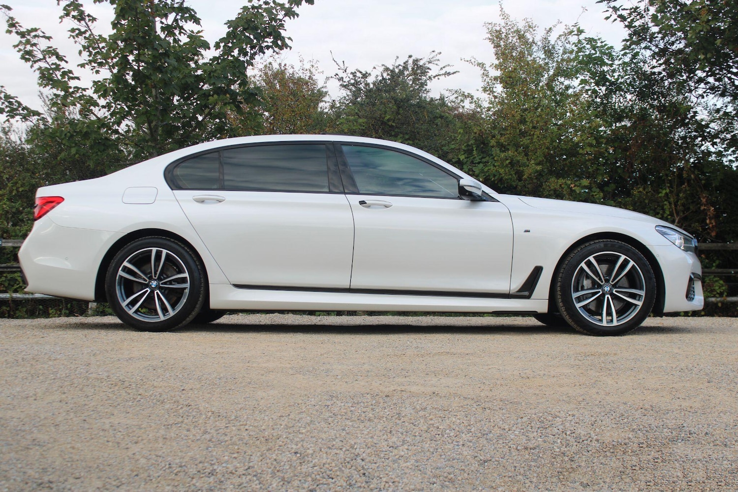 Used BMW 7 Series for sale - 76059310: Photo 2