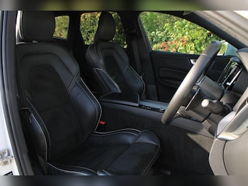 Used Volvo XC60 2018 for sale - 79521494: Photo