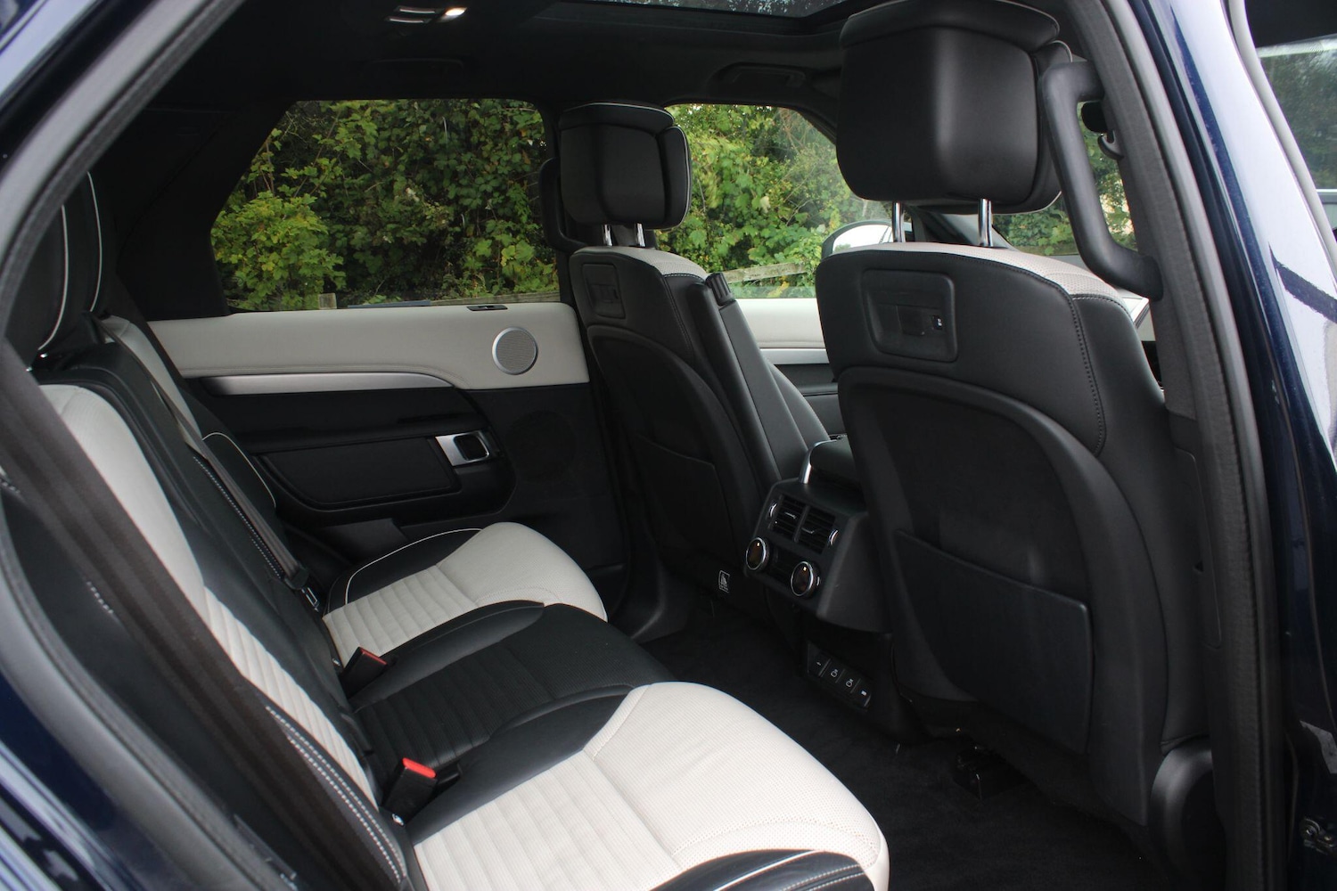 Used Land Rover Discovery 2022 for sale - 76991429: Photo 12