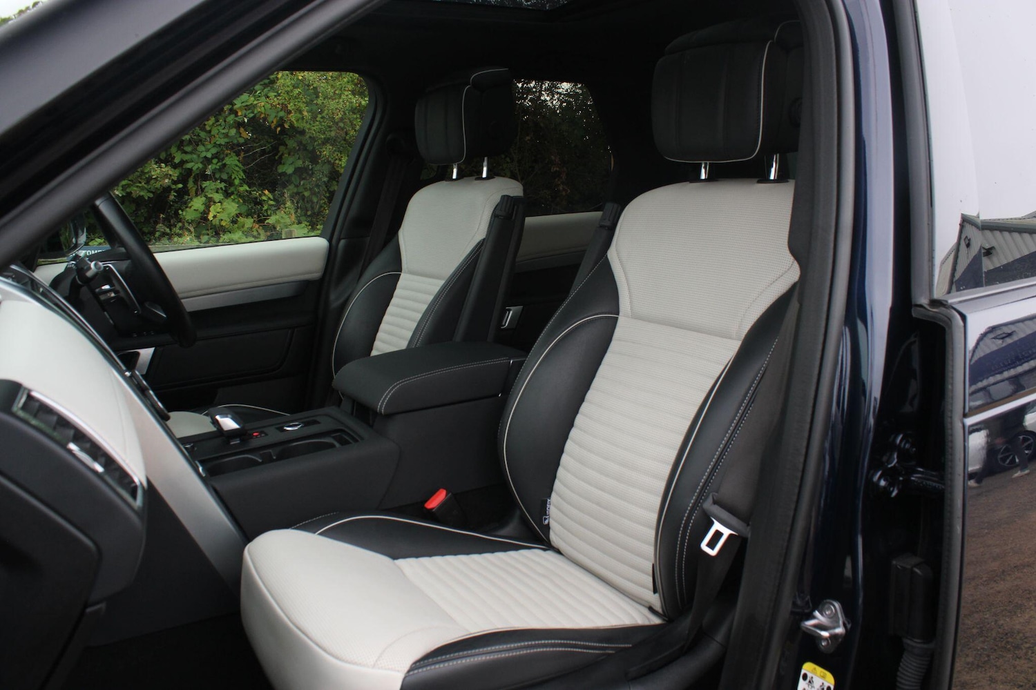 Used Land Rover Discovery 2022 for sale - 76991429: Photo 20