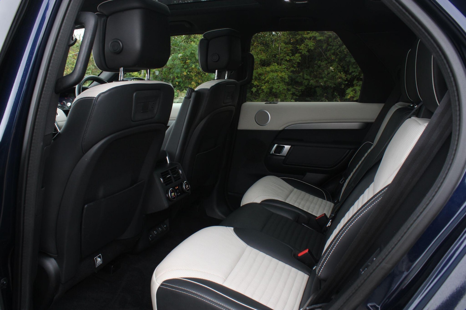 Used Land Rover Discovery 2022 for sale - 76991429: Photo 23