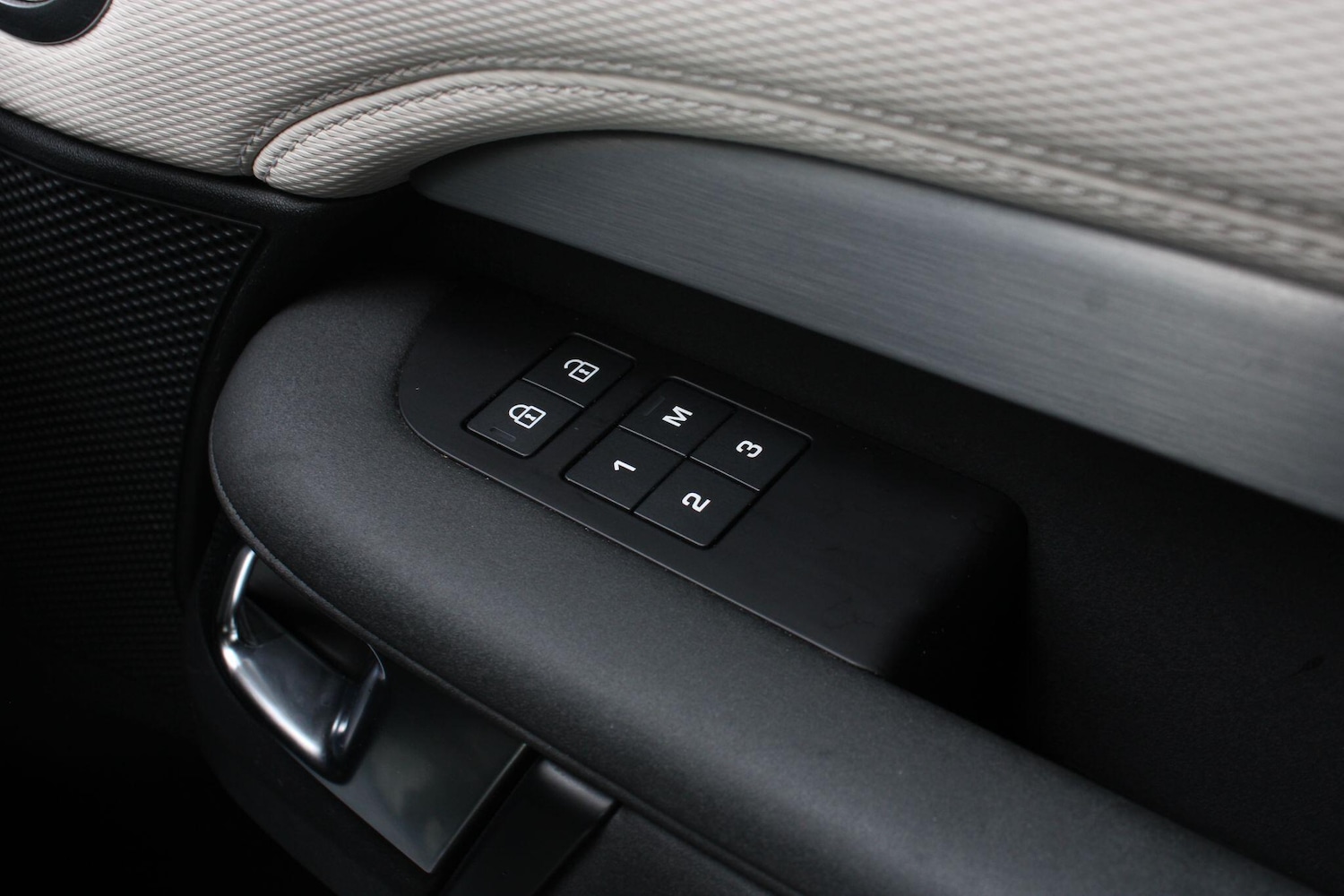 Used Land Rover Discovery 2022 for sale - 76991429: Photo 34