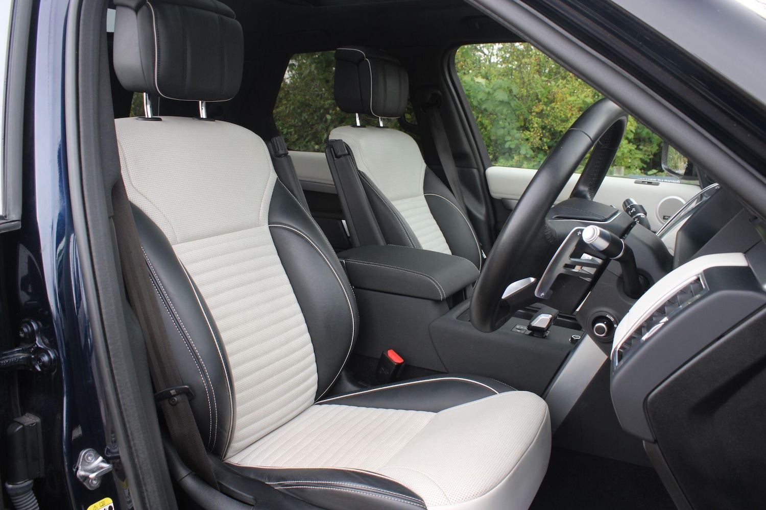 Used Land Rover Discovery 2022 for sale - 76991429: Photo 4