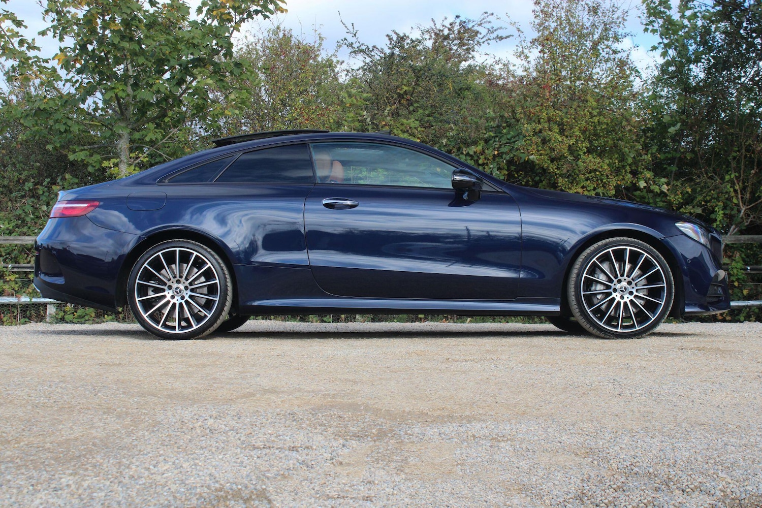 Used Mercedes-Benz E Class 2017 for sale - 76240087: Photo 2