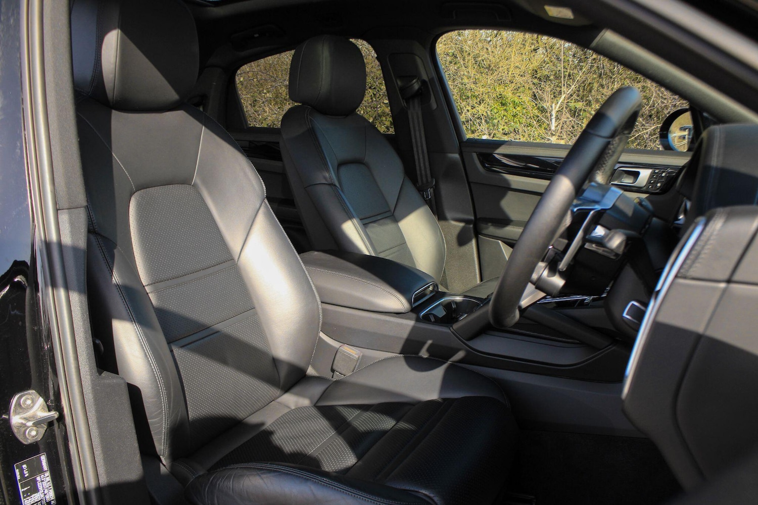 Used Porsche Cayenne for sale - 77940521: Photo 3