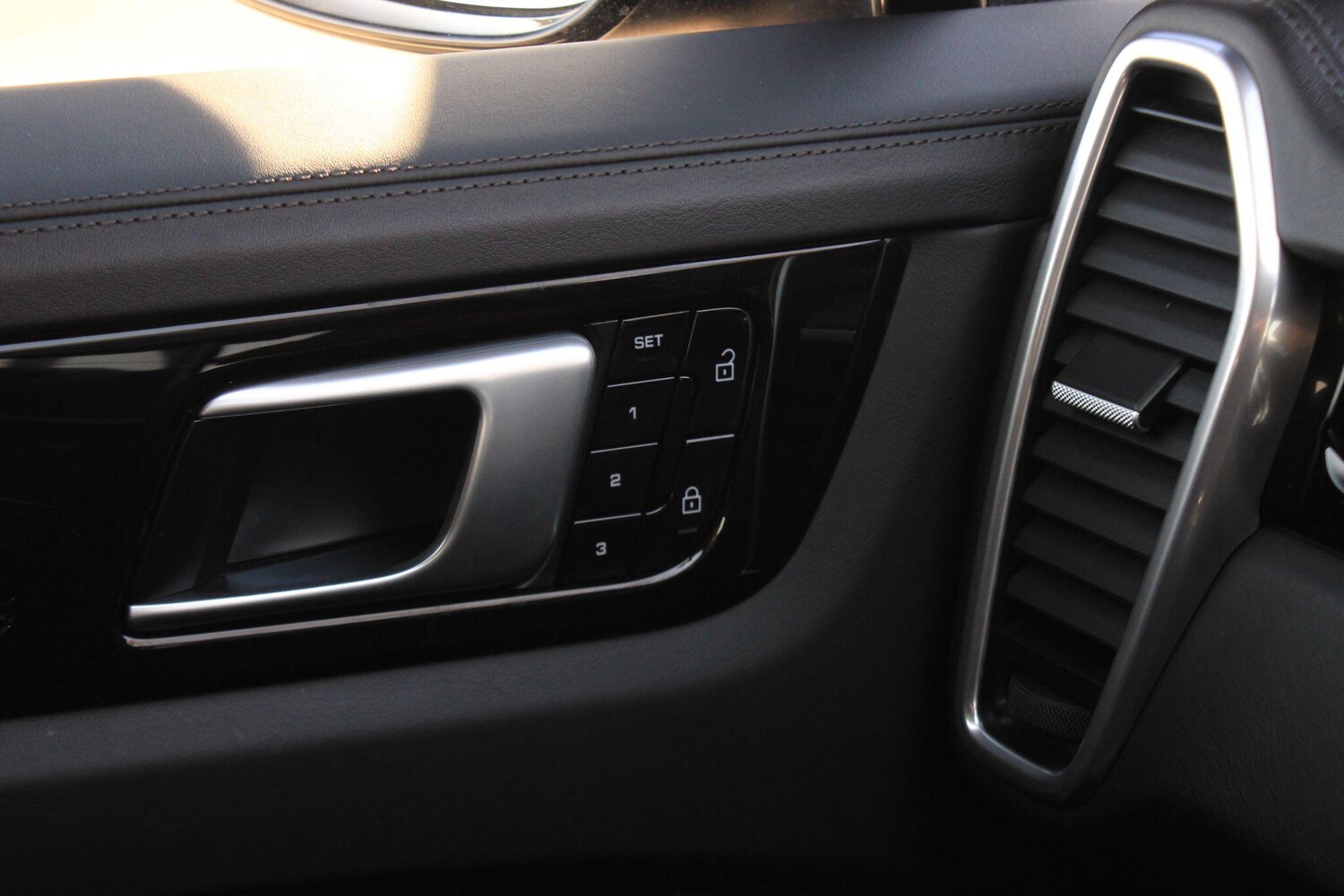 Used Porsche Cayenne for sale - 77940521: Photo 34