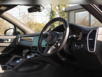 Used Porsche Cayenne 2019 for sale - 77940521: Photo