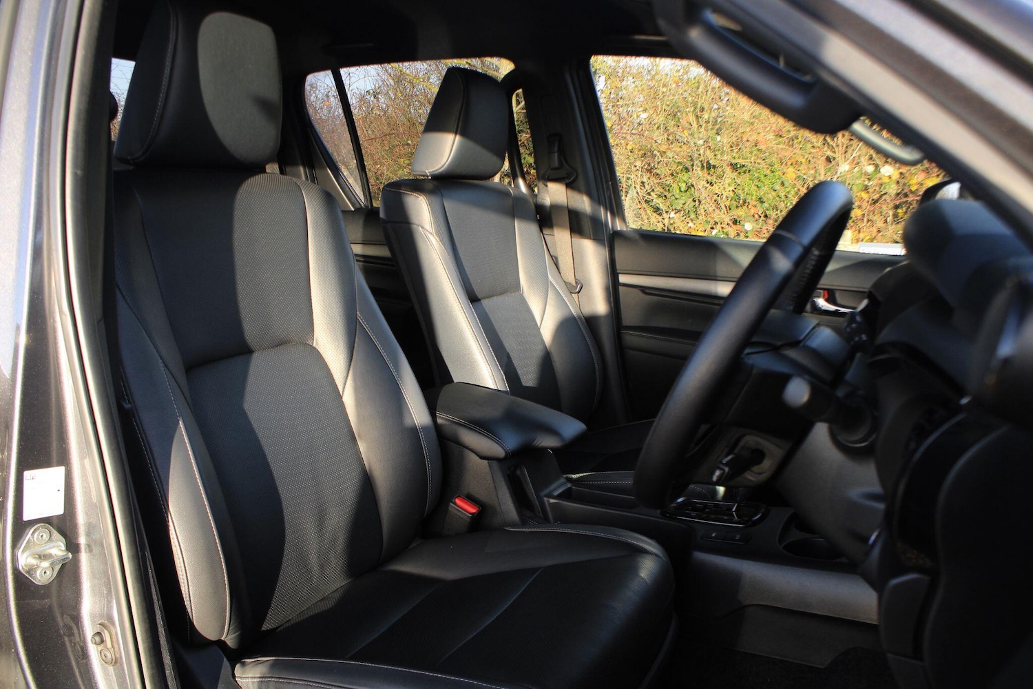 Used Toyota Hilux 2022 for sale - 76898972: Photo 4