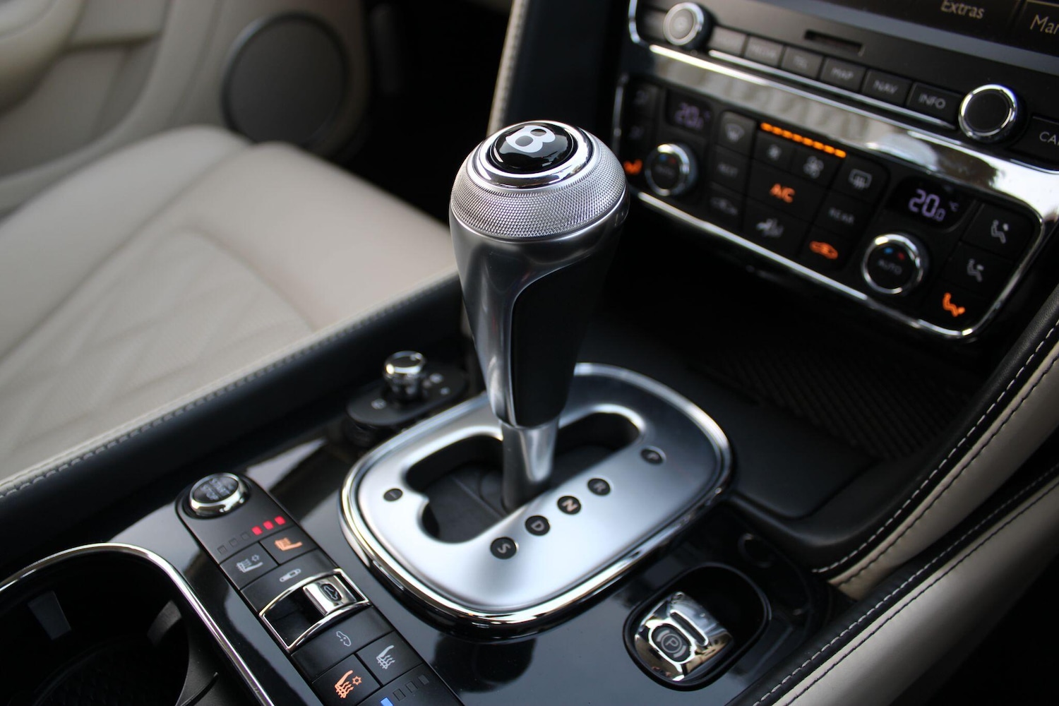 Used Bentley Continental 2014 for sale - 76371103: Photo 32