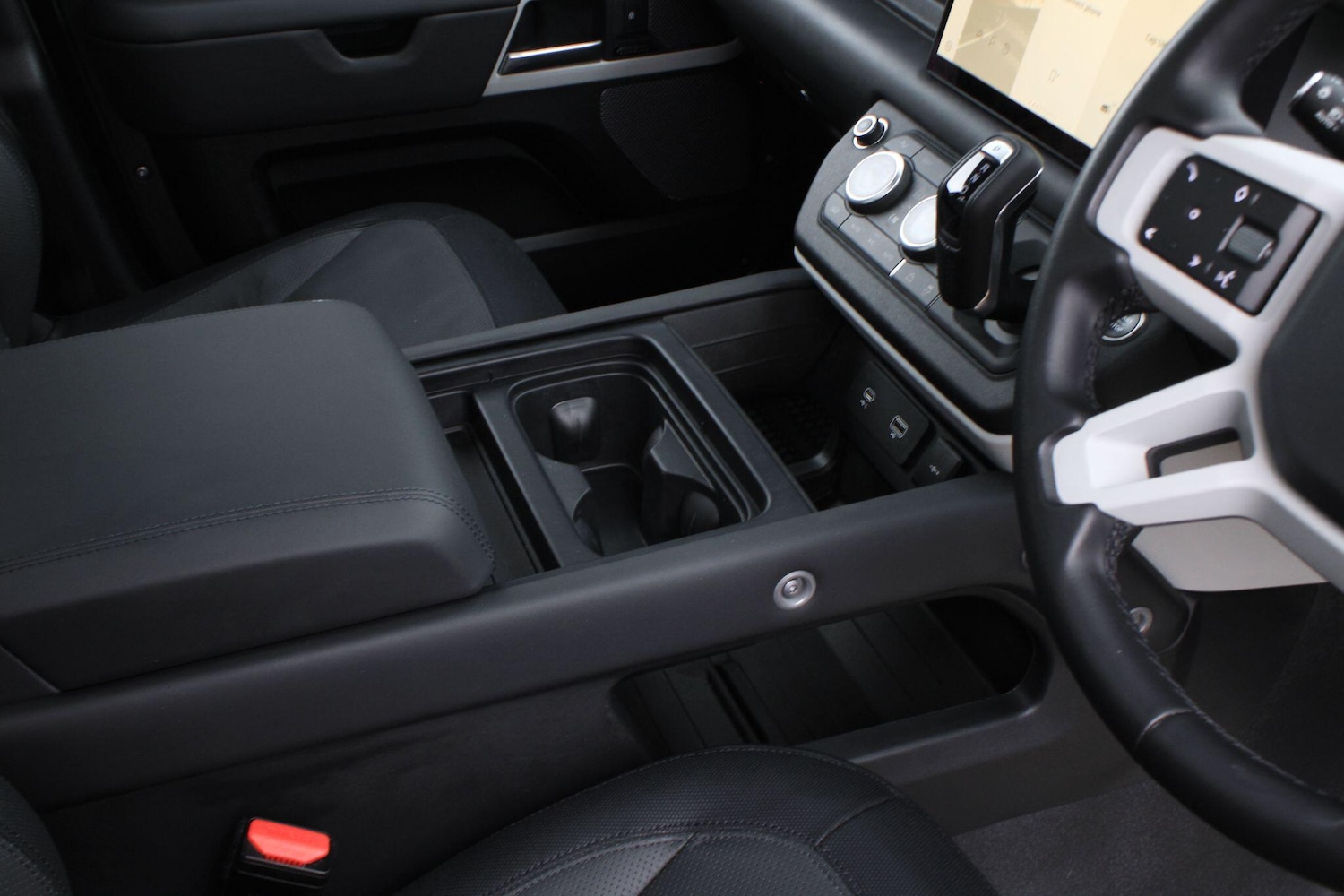 Used Land Rover Defender 2023 for sale - 76993198: Photo 24