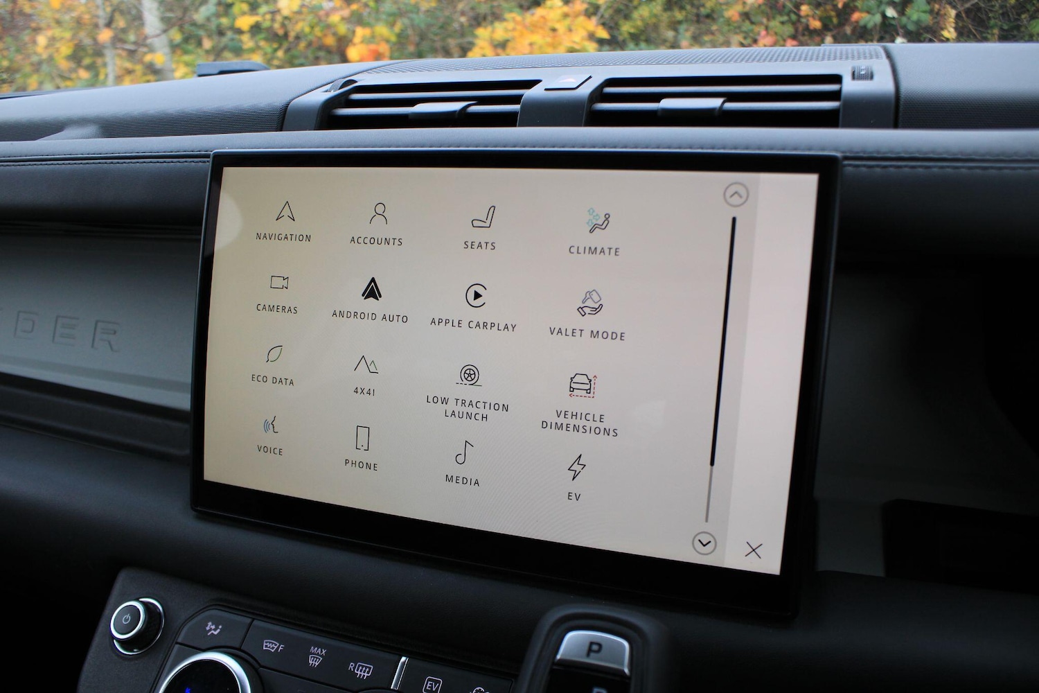 Used Land Rover Defender 2023 for sale - 76993198: Photo 28