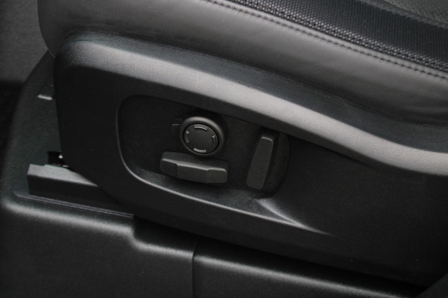 Used Land Rover Defender 2023 for sale - 76993198: Photo 35