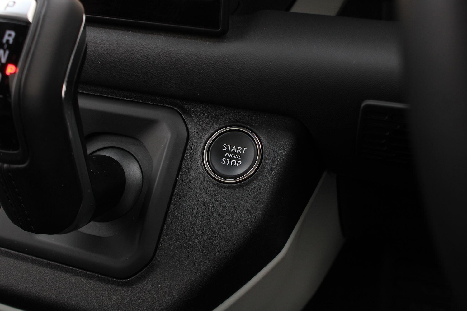 Used Land Rover Defender 2023 for sale - 76993198: Photo 37