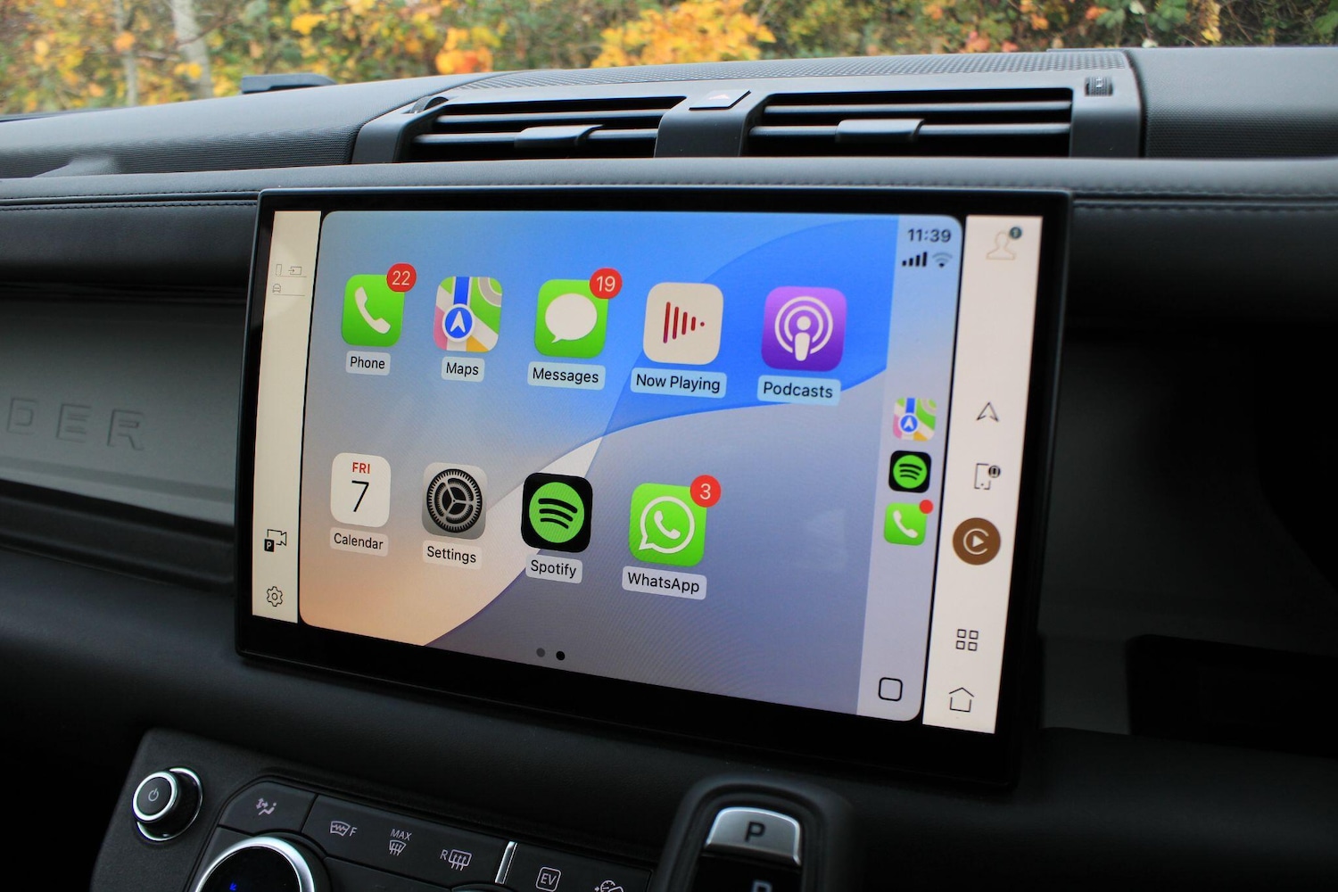 Used Land Rover Defender 2023 for sale - 76993198: Photo 7