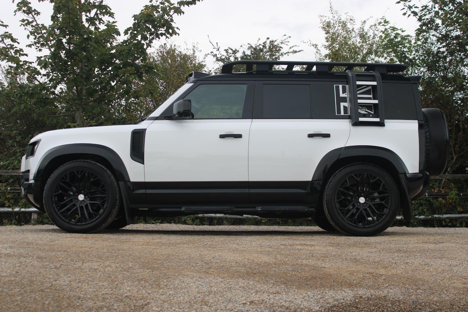 Used Land Rover Defender 110 2021 for sale - 76109413: Photo 16