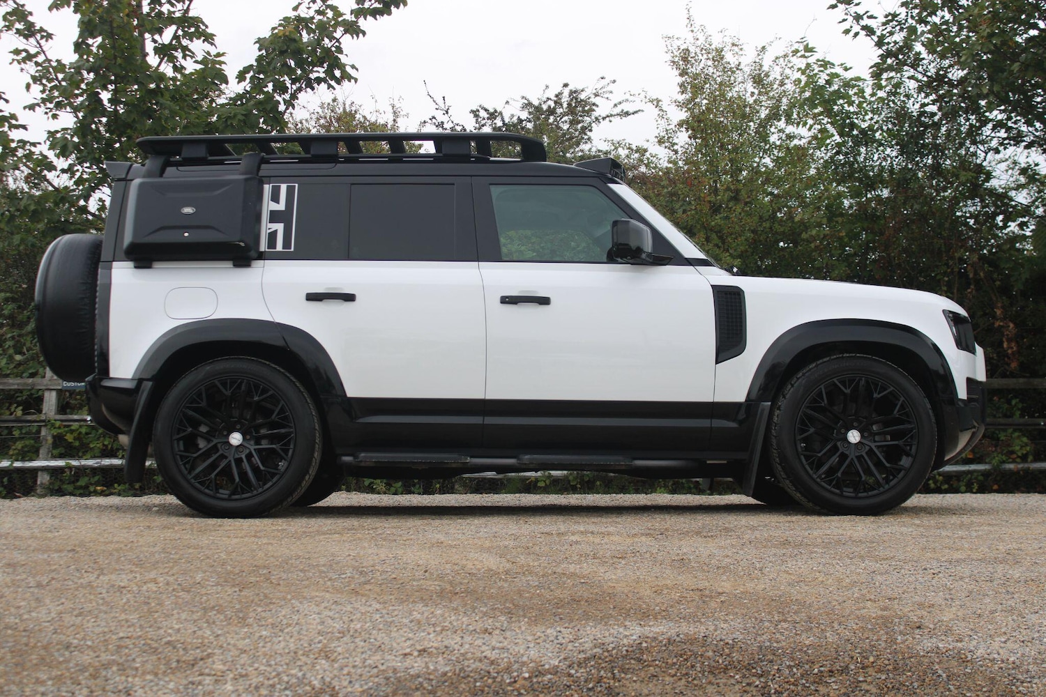 Used Land Rover Defender 110 2021 for sale - 76109413: Photo 2