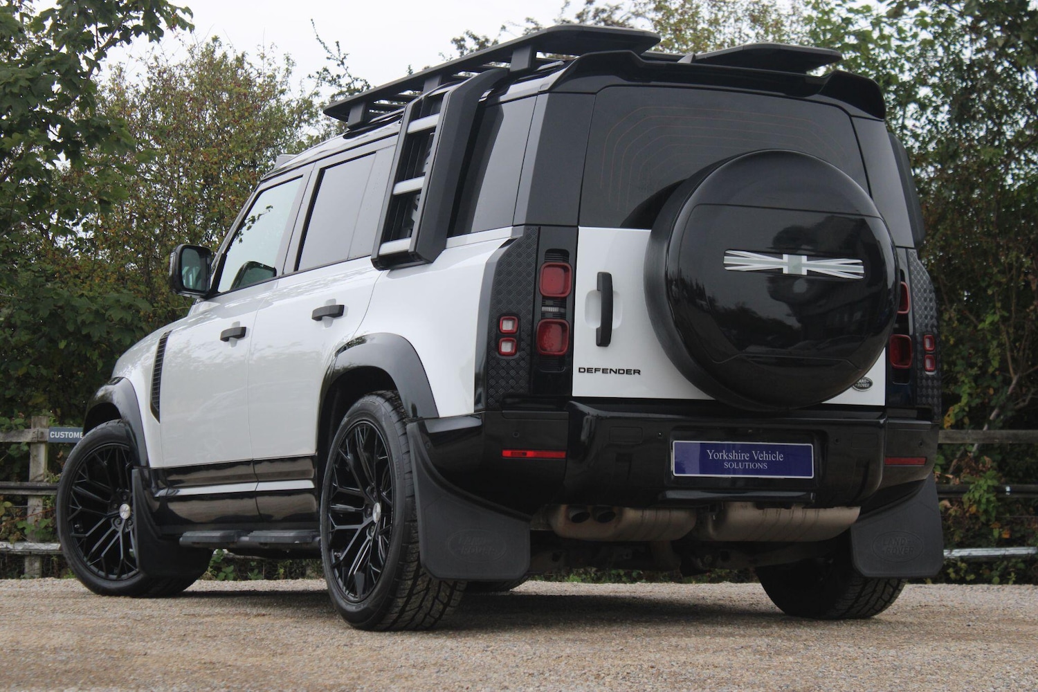 Used Land Rover Defender 110 2021 for sale - 76109413: Photo 3