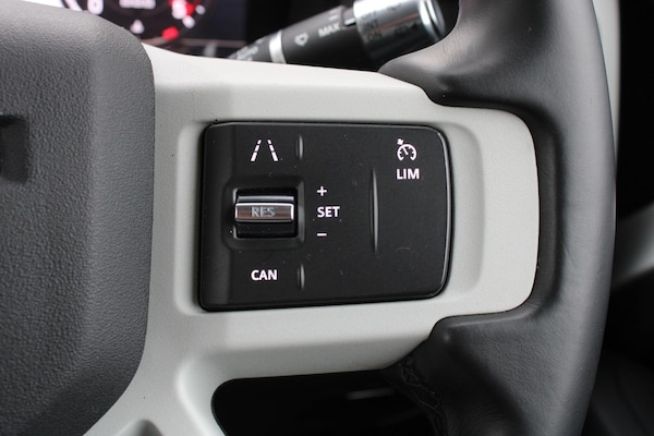 Used Land Rover Defender 110 2021 for sale - 76109413: Photo 31