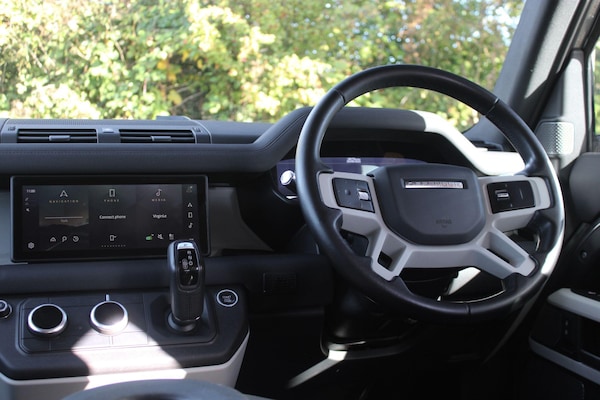 Used Land Rover Defender 110 2021 for sale - 76109091: Photo 10