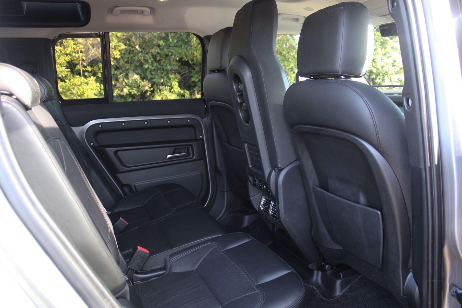 Used Land Rover Defender 110 2021 for sale - 76109091: Photo 12