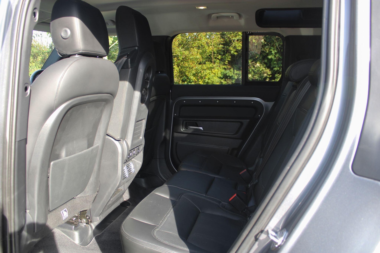 Used Land Rover Defender 110 2021 for sale - 76109091: Photo 24