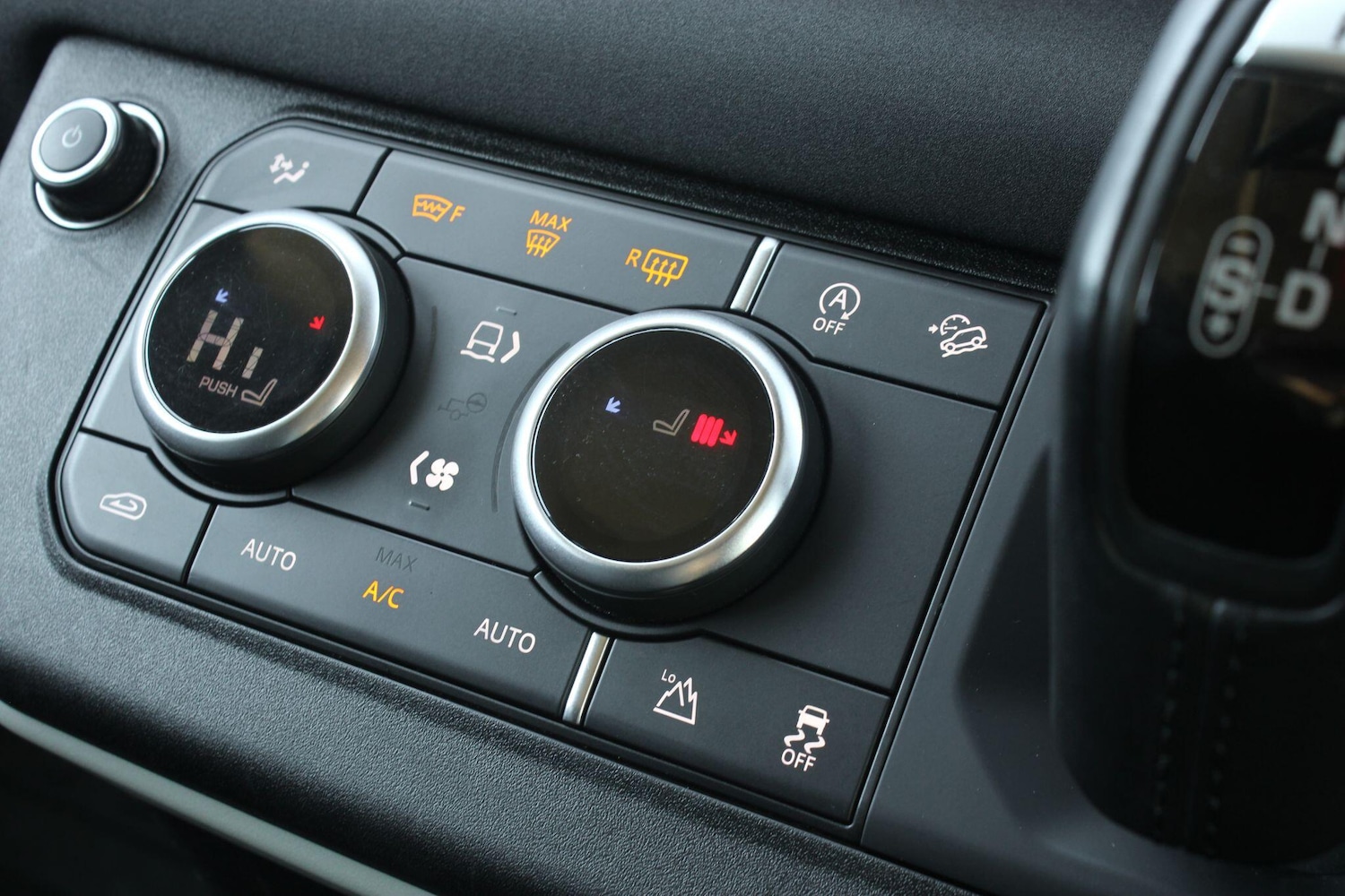 Used Land Rover Defender 110 2021 for sale - 76109091: Photo 26