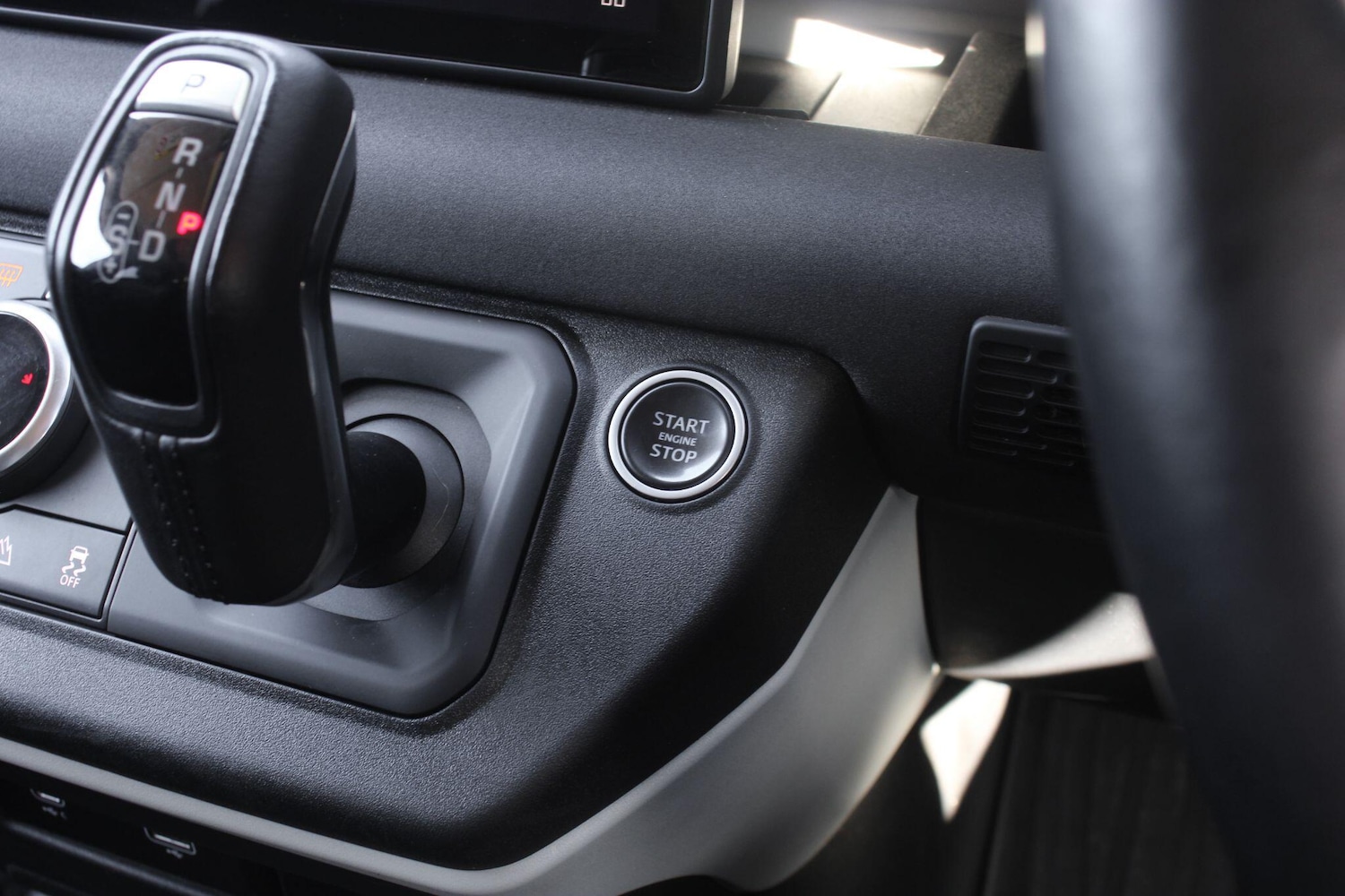 Used Land Rover Defender 110 2021 for sale - 76109091: Photo 35